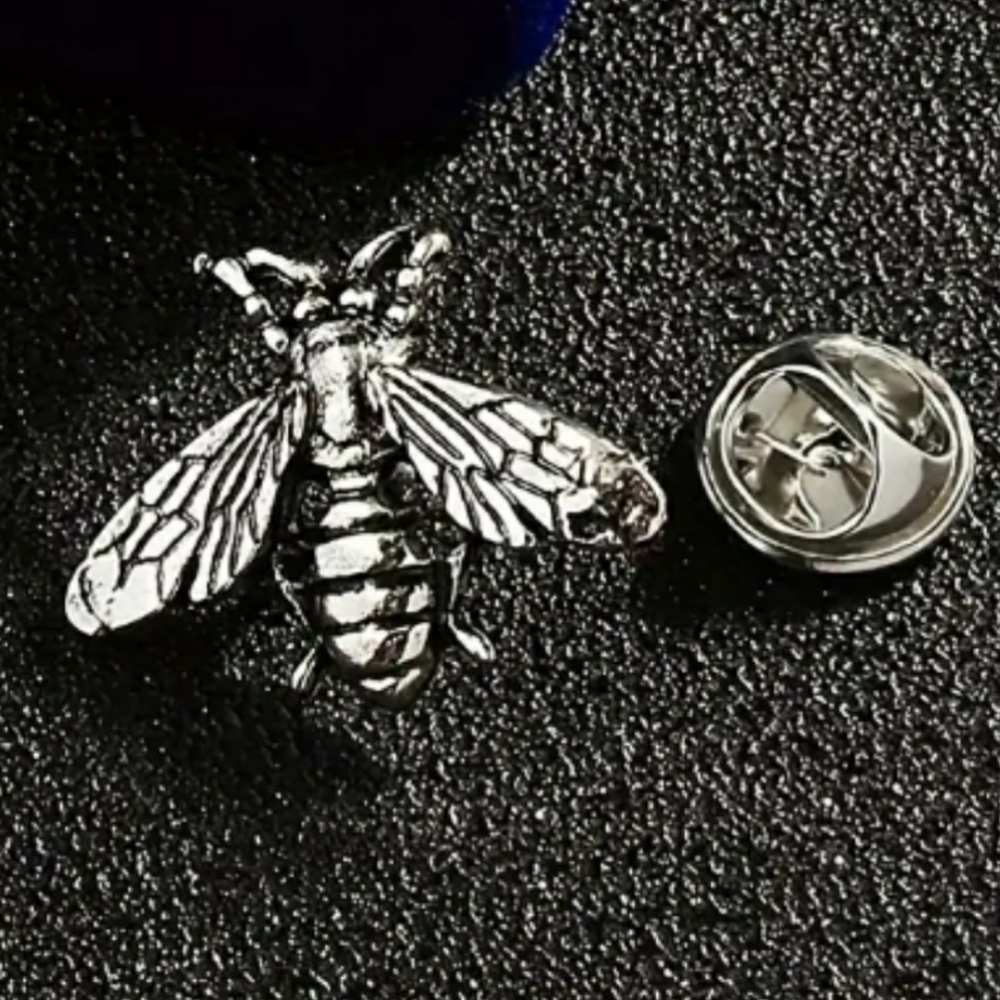 Silver Bee Brooch Pin Vintage Style